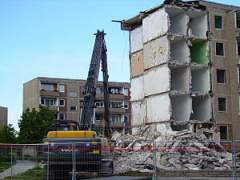 Снос пятиэтажек: уничтожение или новые возможности для малого бизнеса