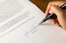 В административных регламентах 11 сельских поселений обнаружены коррупциогенные положения