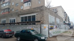 Волжане решили судьбу скандальной пристройки на Бульваре Профсоюзов 